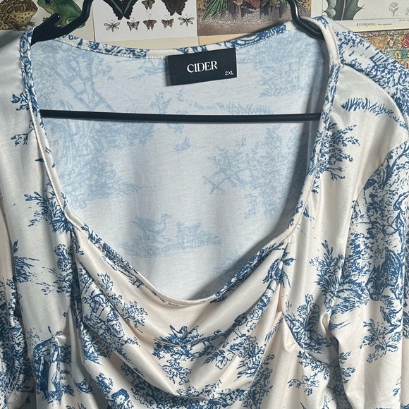 Cider size 2X longe sleeve square neck crop top. Victorian style design. - Picture 4 of 4